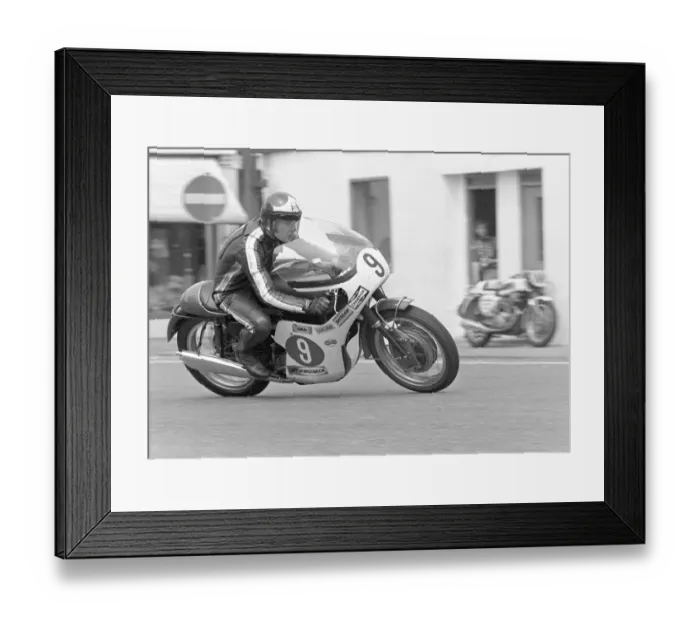 Framed Print : Tony Jefferies at Parliament Square: 1971 Production 750 TT Framed Print : Tony Jefferies at Parliament Square: 1971 Production 750 TT