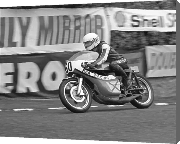 Joey Dunlop leaves Governors Bridge: 1976 TT