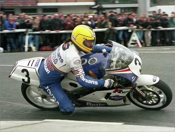 Joey Dunlop at Parliament Square: 1986 Formula One TT