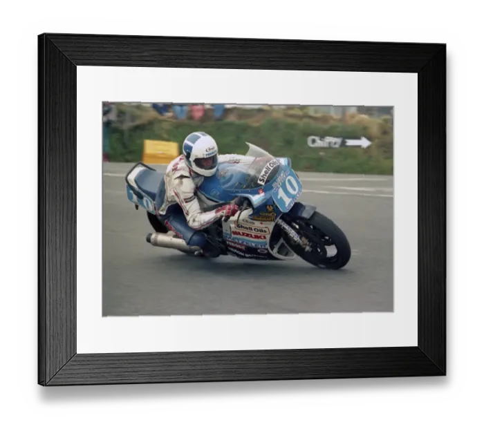 Framed Print : Phil Mellor at Signpost Corner: 1986 Production B TT Framed Print : Phil Mellor at Signpost Corner: 1986 Production B TT