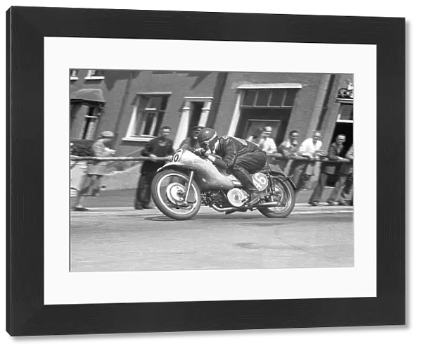 Fergus Anderson on Bray Hill: 1953 Junior TT