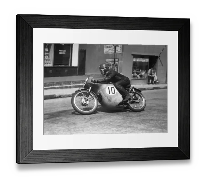 Framed Print : Rex Avery at the Manx Arms: 1958 Ultra Lightweight TT Framed Print : Rex Avery at the Manx Arms: 1958 Ultra Lightweight TT