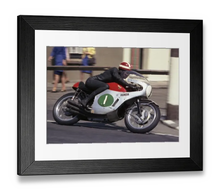 Framed Print : Ralph Bryans at Parlaiment Square: 1967 Lightweight TT Framed Print : Ralph Bryans at Parlaiment Square: 1967 Lightweight TT