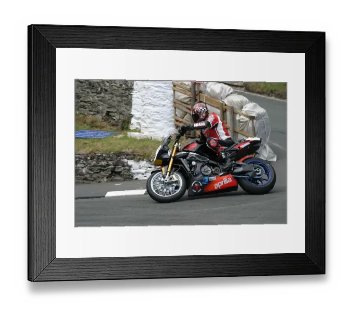 Framed Print : Giorgio Cantalupo at Governors Bridge: 2004 Formula One TT Framed Print : Giorgio Cantalupo at Governors Bridge: 2004 Formula One TT