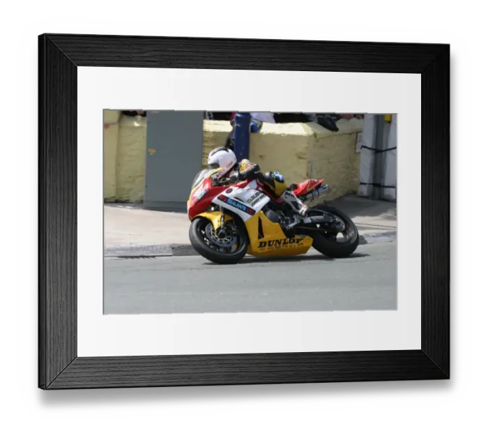 Framed Print : Keith Amor at Parliament Square: 2007 Superstock TT Framed Print : Keith Amor at Parliament Square: 2007 Superstock TT