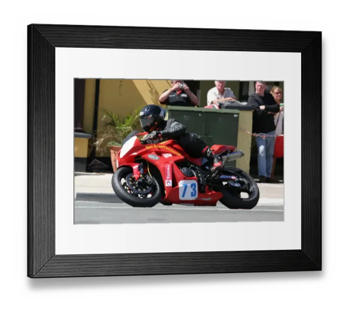 Framed Print : Peter Hounsell at Parliament Square: 2008 Supersport TT Framed Print : Peter Hounsell at Parliament Square: 2008 Supersport TT