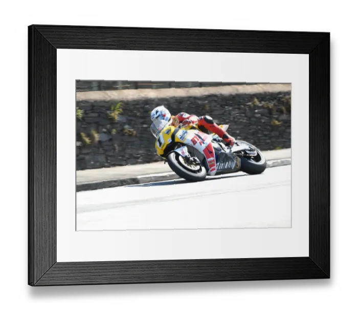 Framed Print : Guy Martin at Kirk Michael: 2008 Senior TT Framed Print : Guy Martin at Kirk Michael: 2008 Senior TT