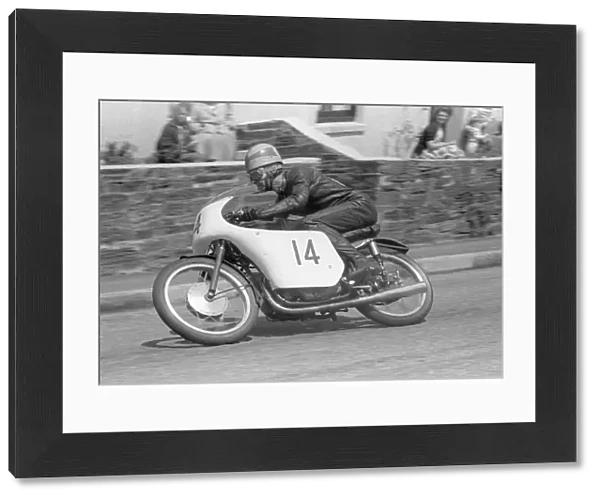 Dave Chadwick at Nursery Bends: 1959 Ultra Lightweight TT