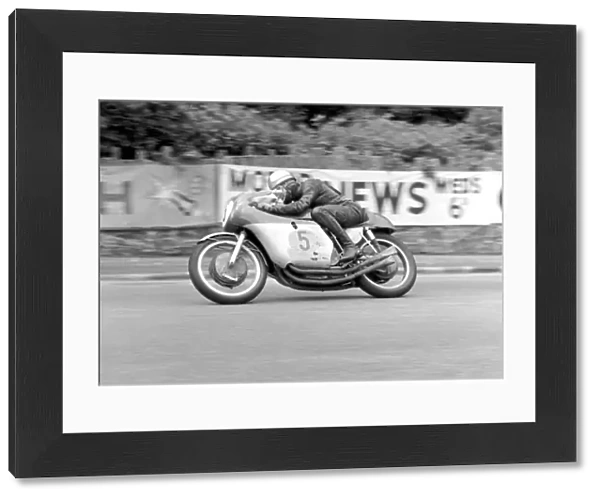 Mike Hailwood and the bent MV: 1965 Senior TT