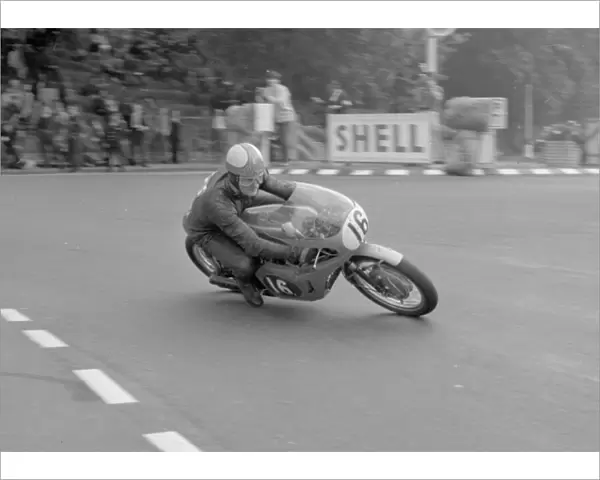 Mike Hailwood at Quarter Bridge: 1966 Lightweight TT