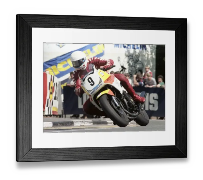 Framed Print : Helmut Dahne at Quarter Bridge: 1985 Formula One TT Framed Print : Helmut Dahne at Quarter Bridge: 1985 Formula One TT