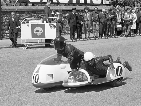 Barry Dungworth and Nigel Caddow: 1972 500 Sidecar TT