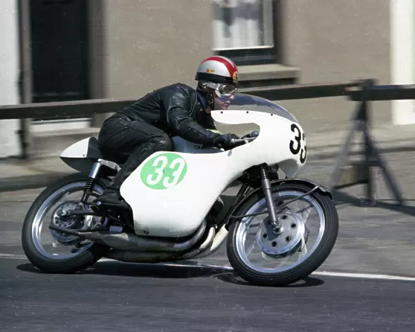 Bob Farmer (Yamaha) 1967 Lightweight TT