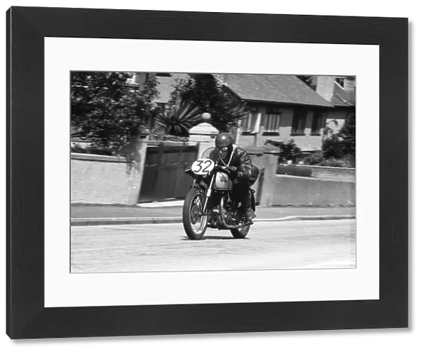 Alan Frost on Quarter Bridge Road: 1954 Clubman Senior TT