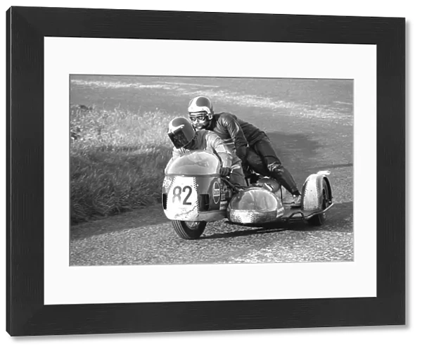 Dave French and N Thomson (Stable BSA) at the Gooseneck: 1972 750 Sidecar TT