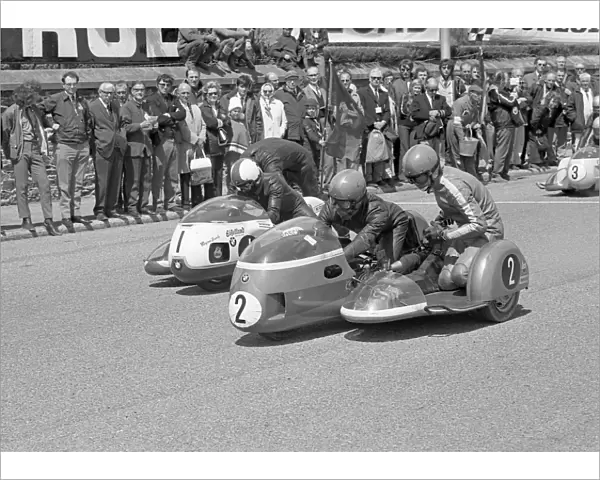 Richard Wegener and Jeff Gawley start the 1972 500 Sidecar TT