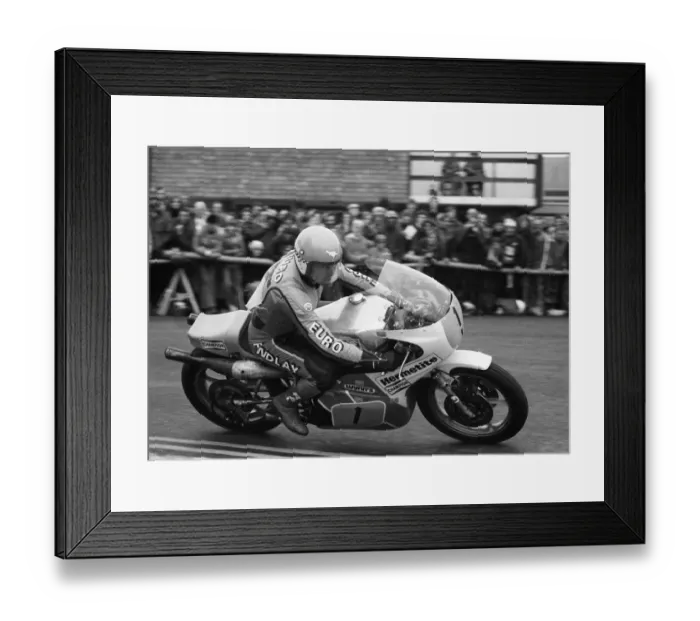 Framed Print : Jack Findlay at Parliament Square: 1977 Senior TT Framed Print : Jack Findlay at Parliament Square: 1977 Senior TT