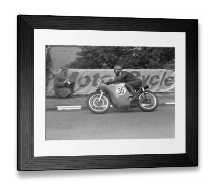 Framed Print : Jack Gow at Quarter Bridge: 1965 Senior TT Framed Print : Jack Gow at Quarter Bridge: 1965 Senior TT