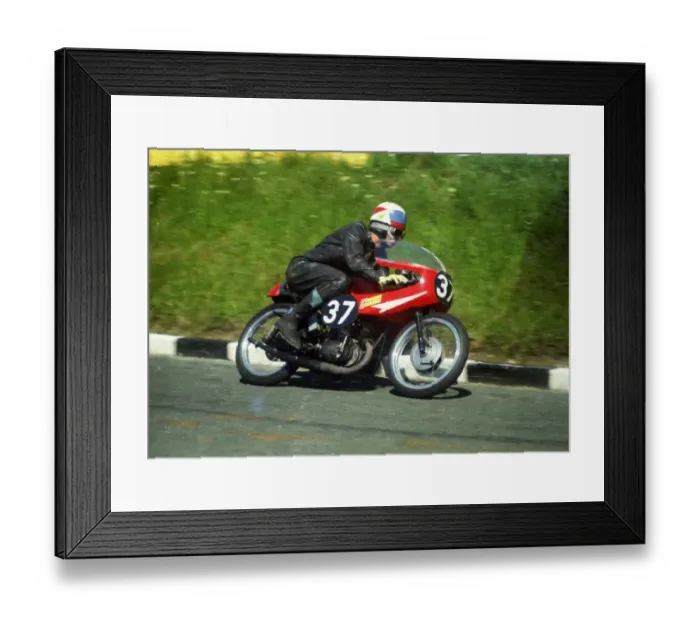 Framed Print : Rodney Gooch at Bedstead Corner: 1969 Ultra Lightweight TT Framed Print : Rodney Gooch at Bedstead Corner: 1969 Ultra Lightweight TT