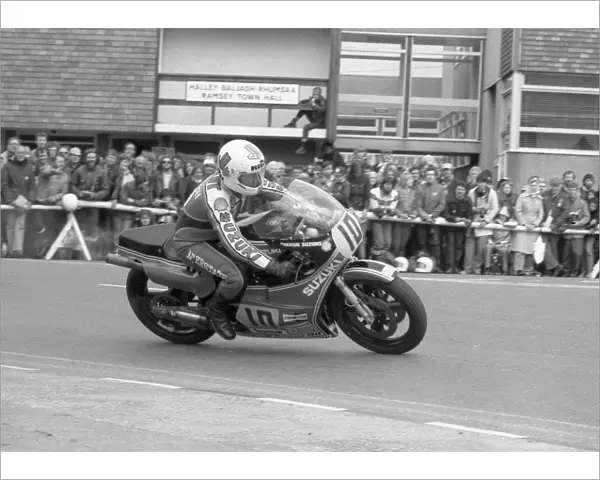 Mick Grant (Suzuki) at Parliament Square: 1981 Classic TT