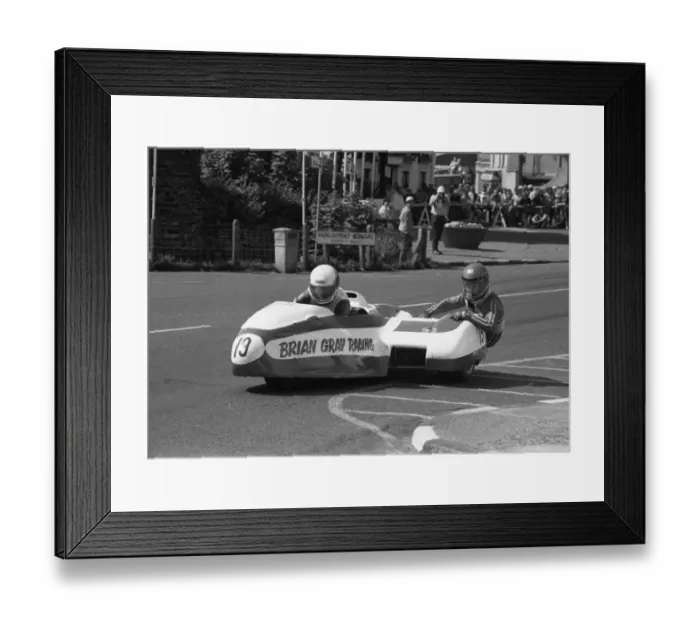 Framed Print : Brian Gray leaving Parliament Square: 1985 Sidecar TT Framed Print : Brian Gray leaving Parliament Square: 1985 Sidecar TT