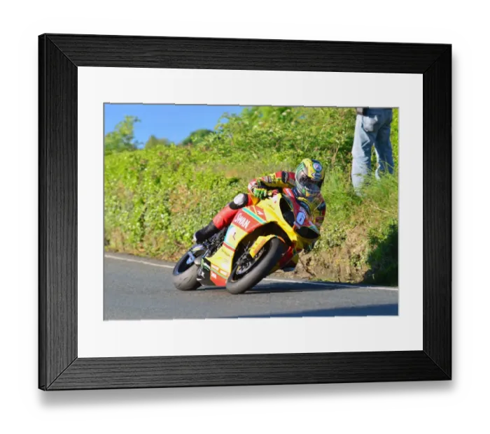 Framed Print : Ian Hutchinson (Yamaha): 2012 Superstock TT Framed Print : Ian Hutchinson (Yamaha): 2012 Superstock TT
