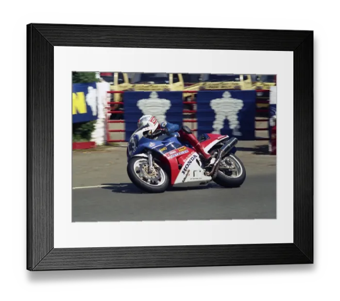 Framed Print : Steve Hislop (Honda) at Ballacraine; 1988 Production B TT Framed Print : Steve Hislop (Honda) at Ballacraine; 1988 Production B TT