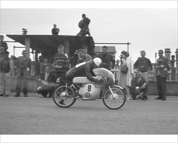 Japans first TT winner; Mitsuo Itoh (Suzuki) 1963 50cc TT