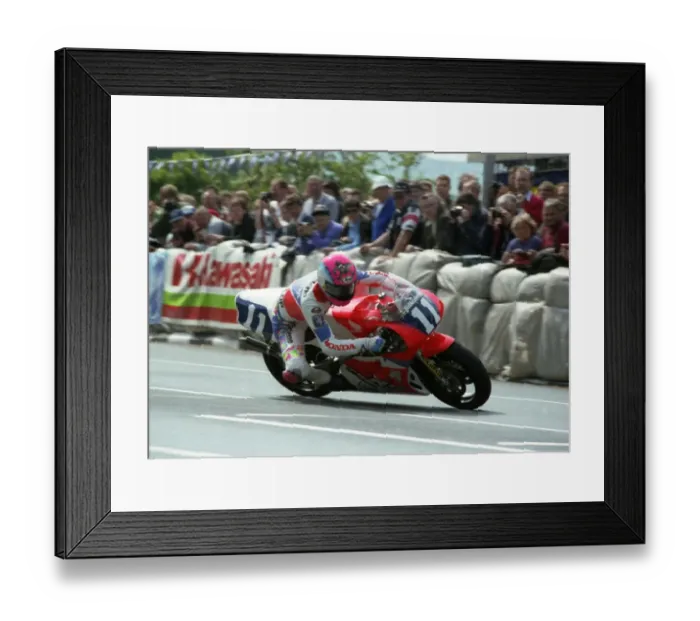 Framed Print : Steve Hislop (Honda) 1991 Junior TT Framed Print : Steve Hislop (Honda) 1991 Junior TT