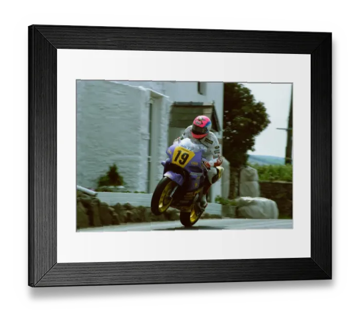 Framed Print : Steve Hislop (Honda) 1992 Supersport TT Framed Print : Steve Hislop (Honda) 1992 Supersport TT