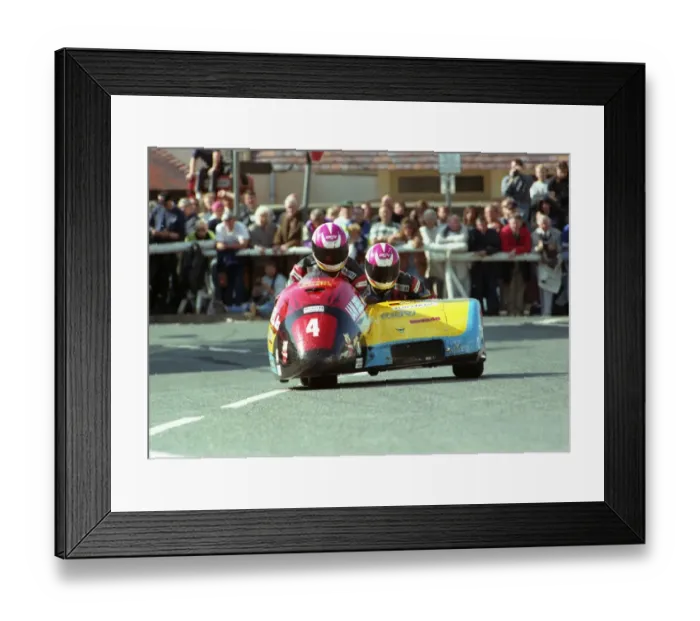 Framed Print : Geoff Bell / Nick Roche (Ireson Yamaha) 1995 Sidecar TT Framed Print : Geoff Bell / Nick Roche (Ireson Yamaha) 1995 Sidecar TT