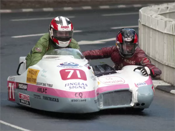 Stephen Galligan & Wade Boyd (Baker Yamaha) 1996 Sidecar TT