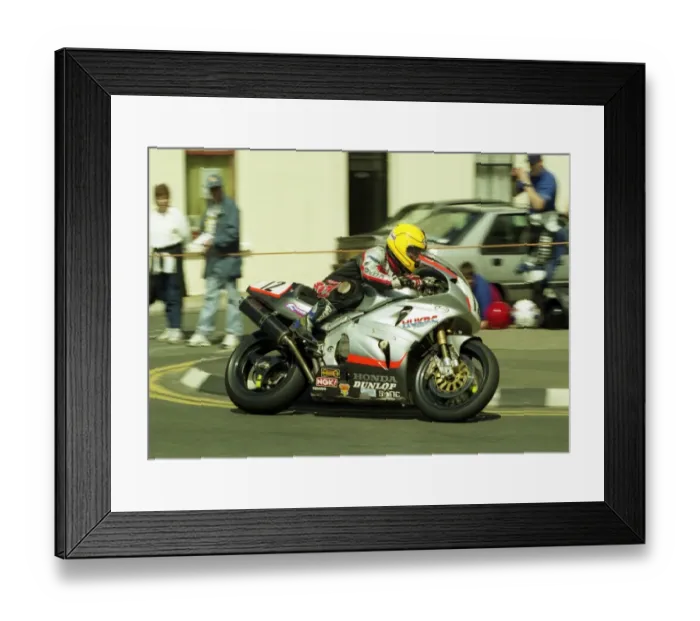 Framed Print : Joey Dunlop (Honda) 1999 Formula One TT
