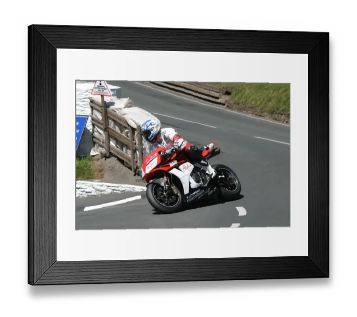 Framed Print : Martin Finnegan (Honda) 2006 Superbike TT Framed Print : Martin Finnegan (Honda) 2006 Superbike TT