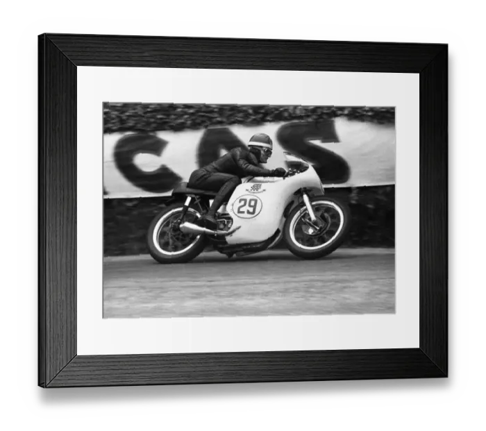 Framed Print : Mike Hailwood (Norton) 1959 Junior F1 TT Framed Print : Mike Hailwood (Norton) 1959 Junior F1 TT