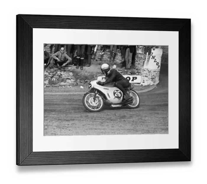 Framed Print : Mike Hailwood (Honda) 1966 Ultra Lightweight TT Framed Print : Mike Hailwood (Honda) 1966 Ultra Lightweight TT