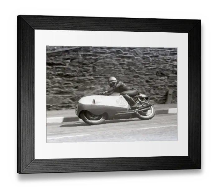 Framed Print : Bob Brown (Gilera) 1957 Junior TT Framed Print : Bob Brown (Gilera) 1957 Junior TT