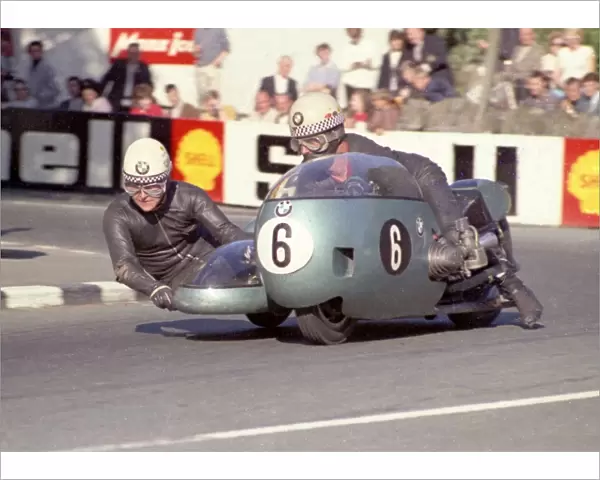 George Auerbacher  /  Hermann Hahn (BMW) 1968 Sidecar TT