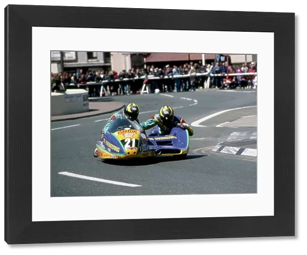 Mick Boddice jnr  /  Chris Hollis (Honda) 1995 Sidecar TT
