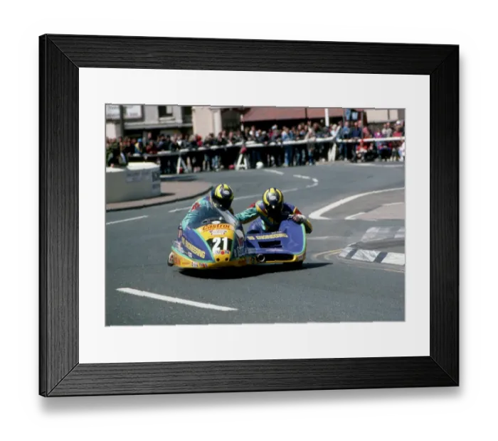 Framed Print : Mick Boddice jnr / Chris Hollis (Honda) 1995 Sidecar TT Framed Print : Mick Boddice jnr / Chris Hollis (Honda) 1995 Sidecar TT