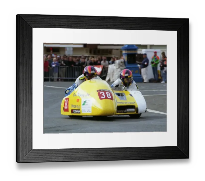 Framed Print : Sean Hegarty & Andrew Smith (Yamaha) 1996 Sidecar TT Framed Print : Sean Hegarty & Andrew Smith (Yamaha) 1996 Sidecar TT