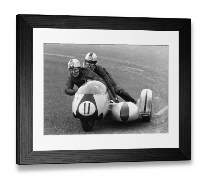 Framed Print : Mac Hobson & John Hartridge (BSA) 1971 750cc Sidecar TT