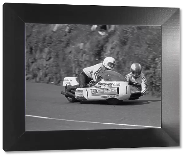Mac Hobson  /  Stuart Collins (Suzuki) 1977 Sidecar TT