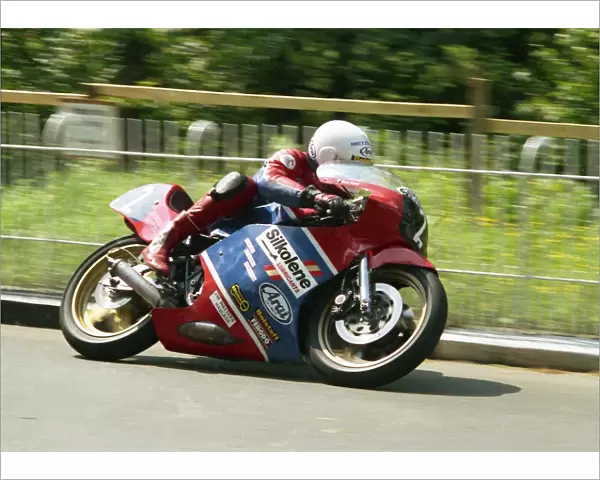 Steve Hislop (Yamaha) 1988 Junior TT
