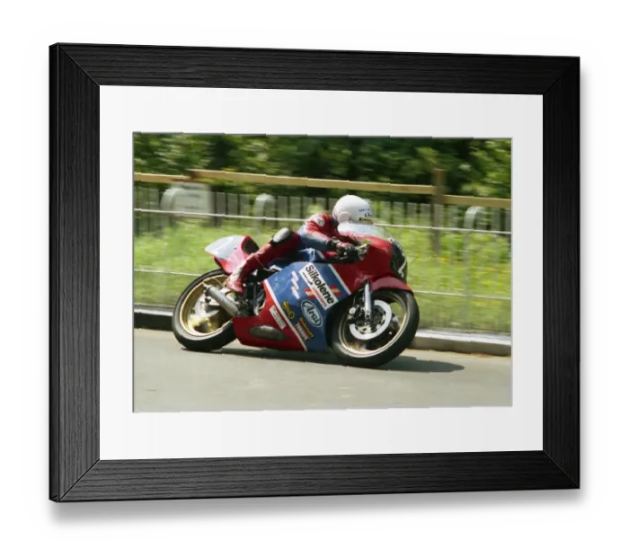 Framed Print : Steve Hislop (Yamaha) 1988 Junior TT Framed Print : Steve Hislop (Yamaha) 1988 Junior TT