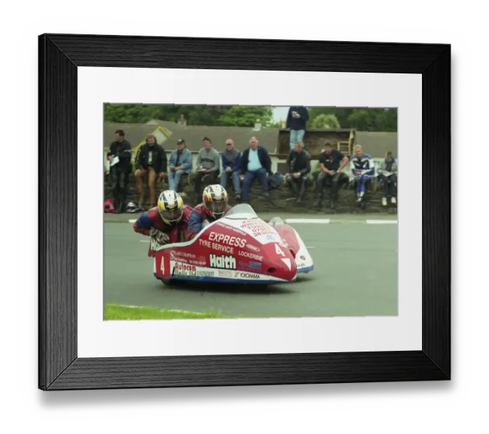 Framed Print : Gary Horspole / Kevin Leigh (Shelbourne Honda) 2003 Sidecar TT Framed Print : Gary Horspole / Kevin Leigh (Shelbourne Honda) 2003 Sidecar TT