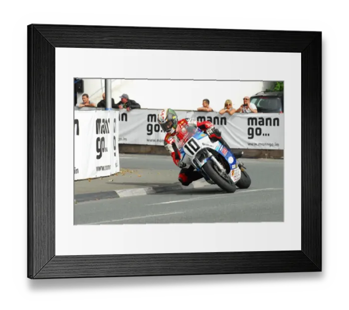 Framed Print : Conor Cummins (Suzuki) 2013 Classic TT Framed Print : Conor Cummins (Suzuki) 2013 Classic TT