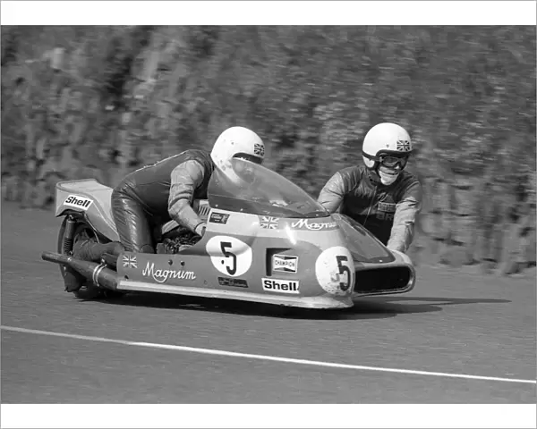Graham Milton & John Brushwood (British Magnum) 1977 Sidecar TT