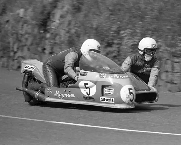 Graham Milton & John Brushwood (British Magnum) 1977 Sidecar TT