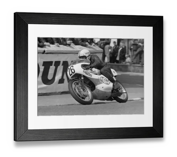 Framed Print : Steve Murray (Yamaha) 1971 Junior TT Framed Print : Steve Murray (Yamaha) 1971 Junior TT
